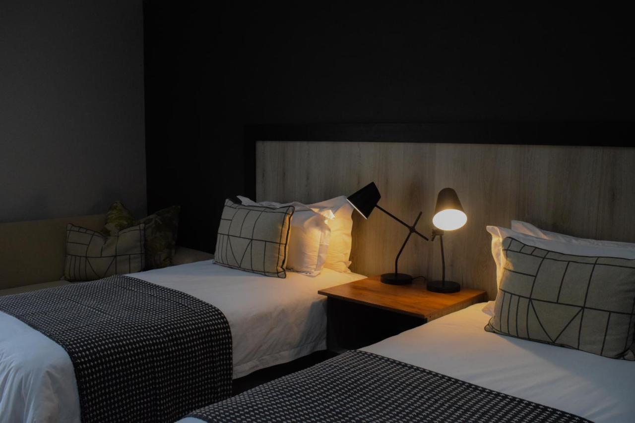 סוולנדאם Azaria Guesthouse מראה חיצוני תמונה